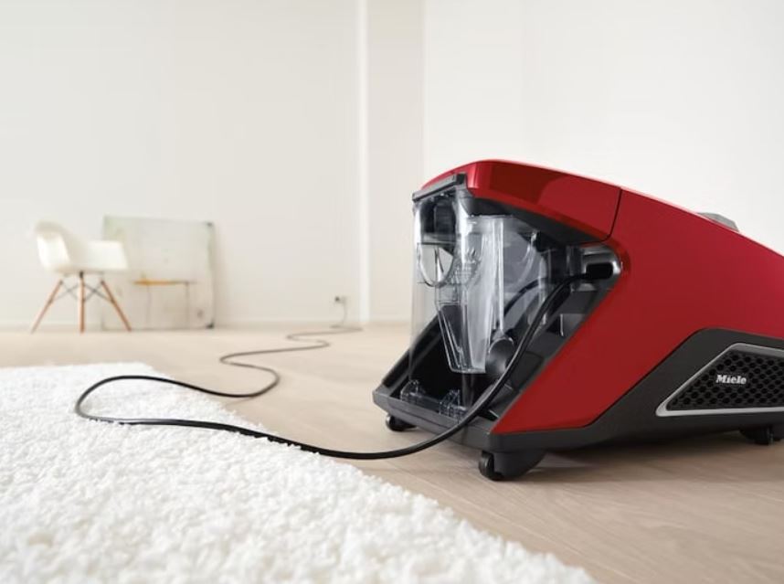 Miele Blizzard CX1 Cat & Dog Turbo PowerLine Bagless Canister Vacuum